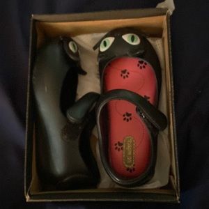 Mini Melissa toddler size 9